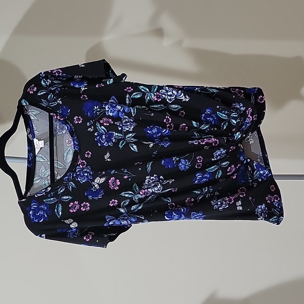 Candie's Floral Top